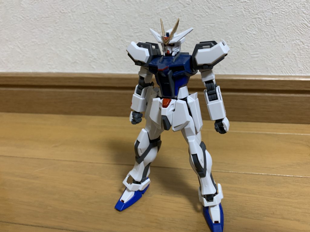 フリーダムカラーのストライクにフリーダム改造キットの頭部を乗せました