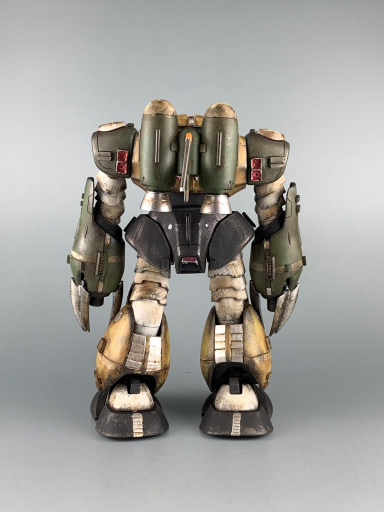 塗装はスプレーとエアブラシマーカーで塗装後
お気楽汚しを行ってます。