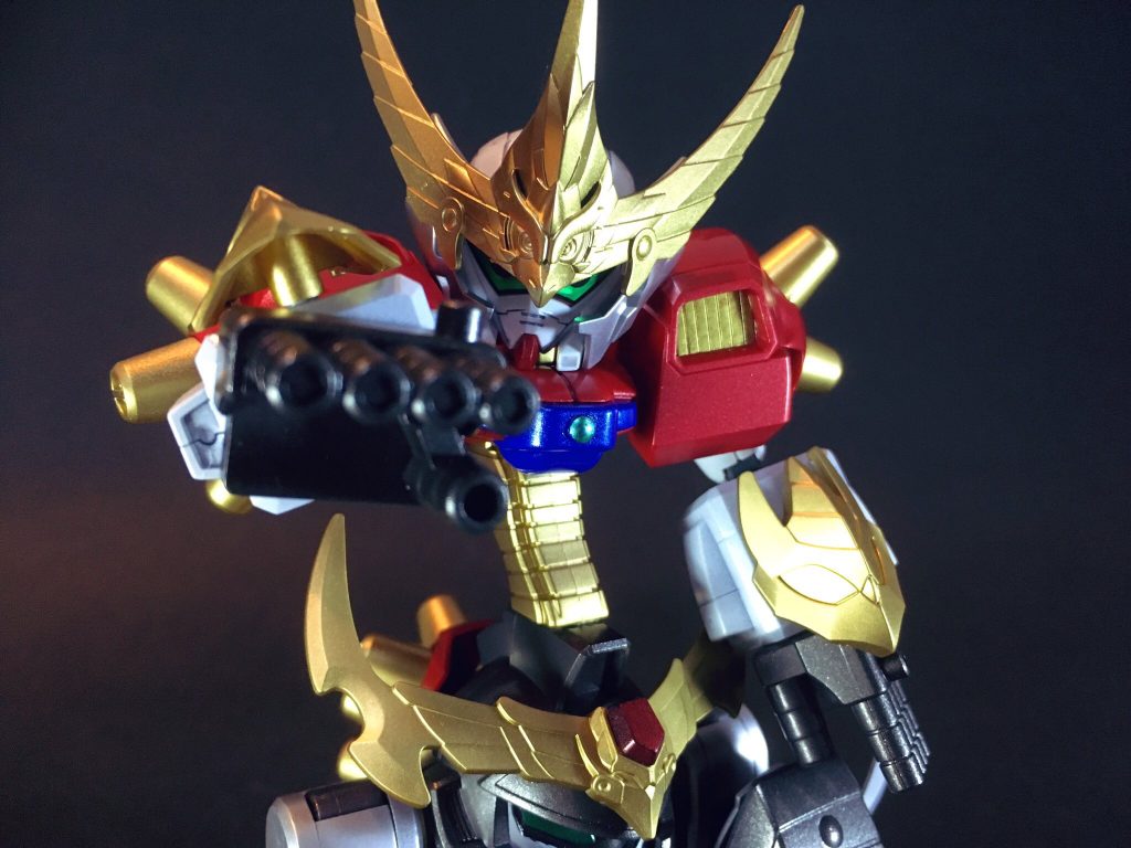 大国・楚の王として君臨するや周辺国への侵攻で戦火を拡大！
楚への忠誠心厚い伍奢・伍尚ガンダム親子の諫言に怒り、無実の罪で誅殺する。
父と兄を殺された[伍子胥シャイニングガンダム](https://gumpla.jp/sd/231534)は復讐の鬼と化す！」