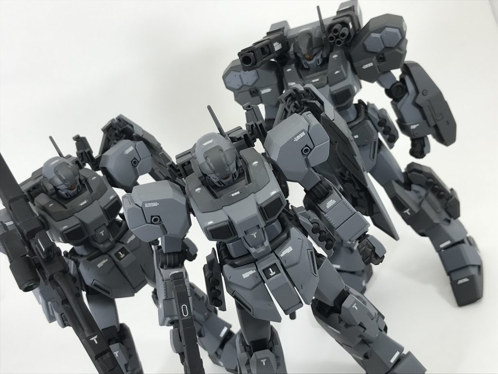 グレー系でスパルタンな感じに。
都市制圧に向いた仕様ですかね?