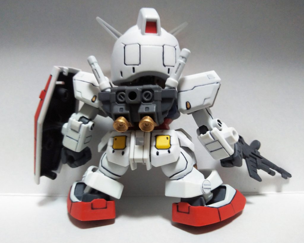 アクセントに金色を各所に塗ってみました。