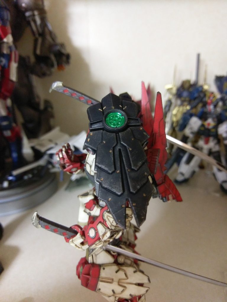 ウェザリングは焼鉄色のドライブラシとスポンジチッピング、リアルタッチマーカーでスミ入れ及び陰影付け。ウェザリングマスターで色調を調整しています。