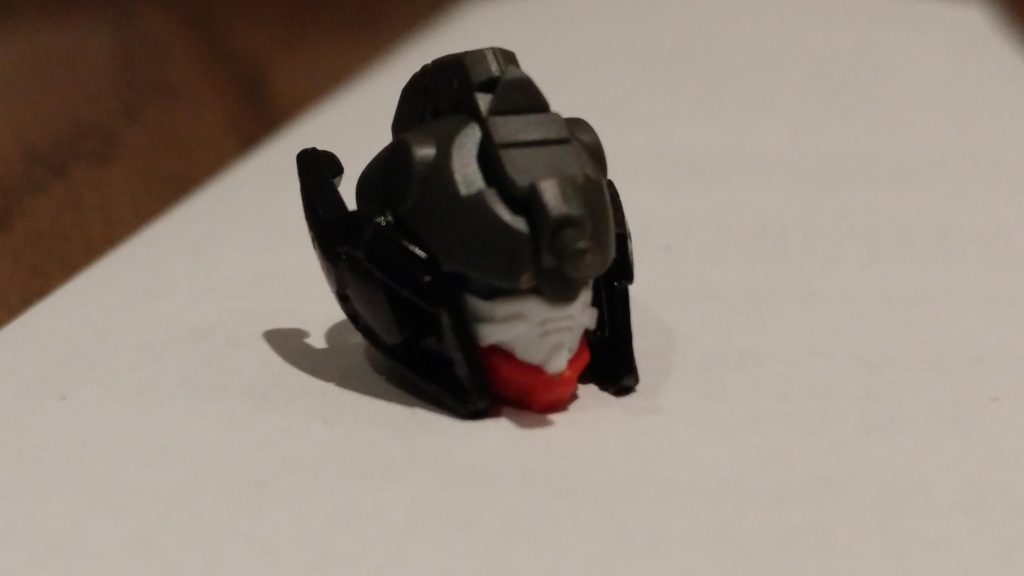 顎の形を変更しています。