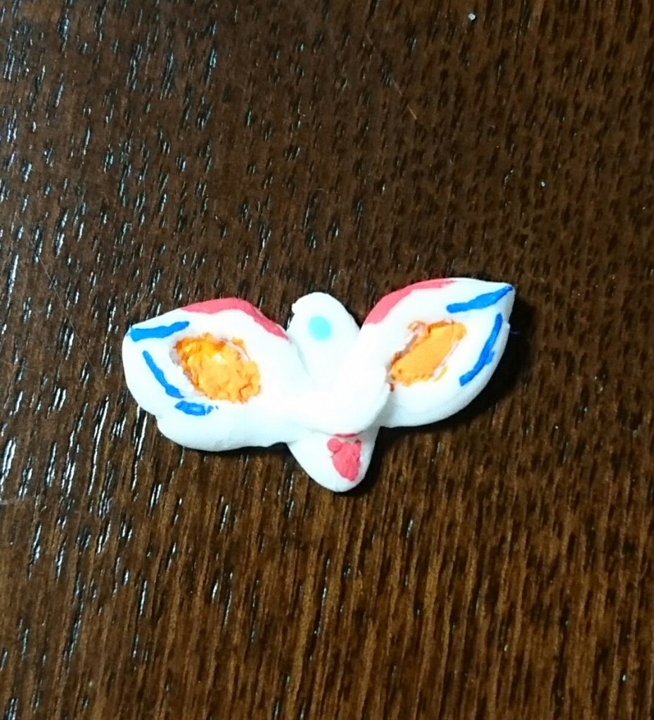 アイテムがないとただのサラリーマンくまさんになってしまうので、急遽樹脂粘土で作ったウルトラゼロアイ。
少しはウルトラマン感出せたかな…?
最後までご覧くださりありがとうございました。