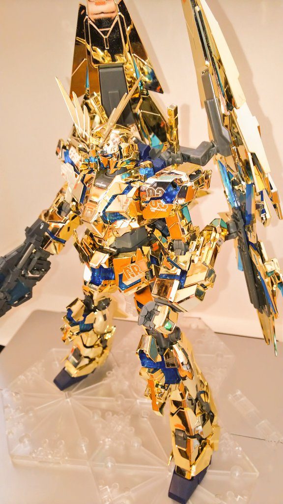 デストロイモード
バックパックの高さもあるためMGの中でもかなり大きめに感じます。