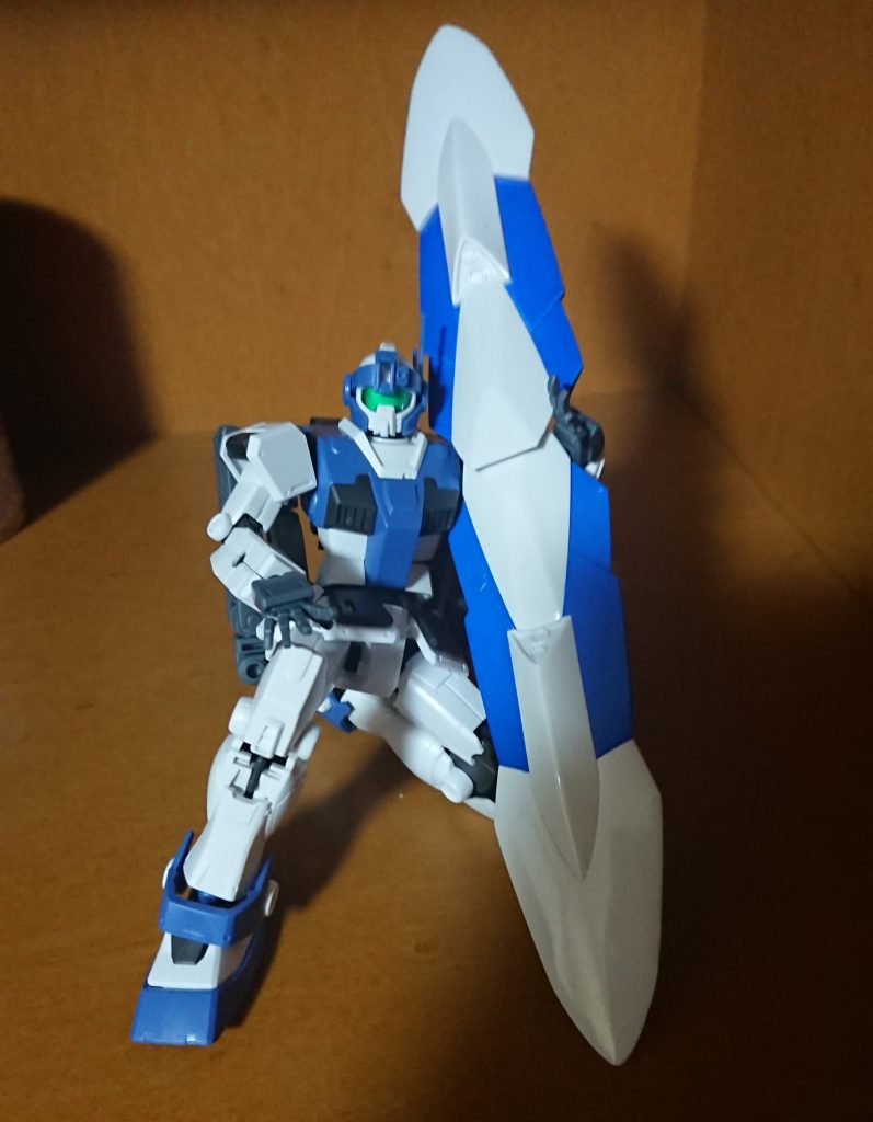 塗装後。
写真だと明るくなっていますが、実際はもう少し濃い青色です。