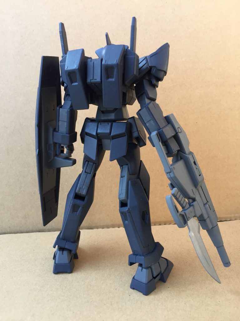 背面。
ライフルのナイフ状の部分はAGのパーツで、ちょっとダボを開けて取り付けてあります。