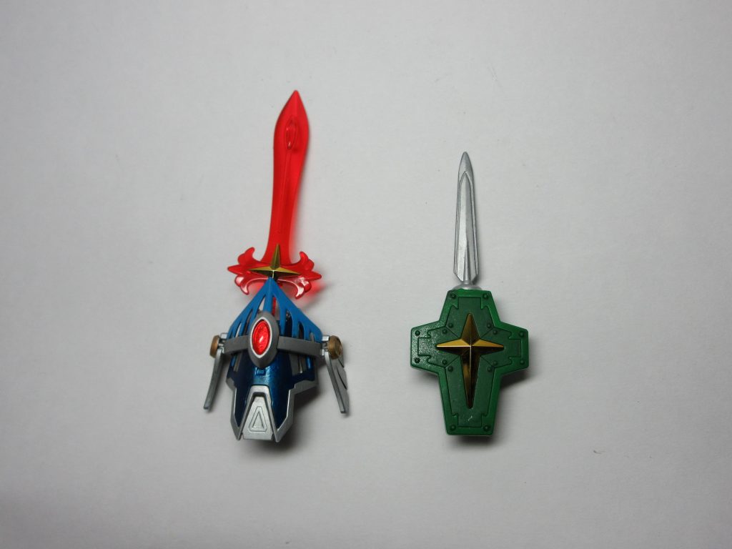 オリジナル武装。
力の盾を割るのも二つ用意するのも微妙だったので余ったパーツを組み合わせました。
設定と全然違いますが…気に入っています。