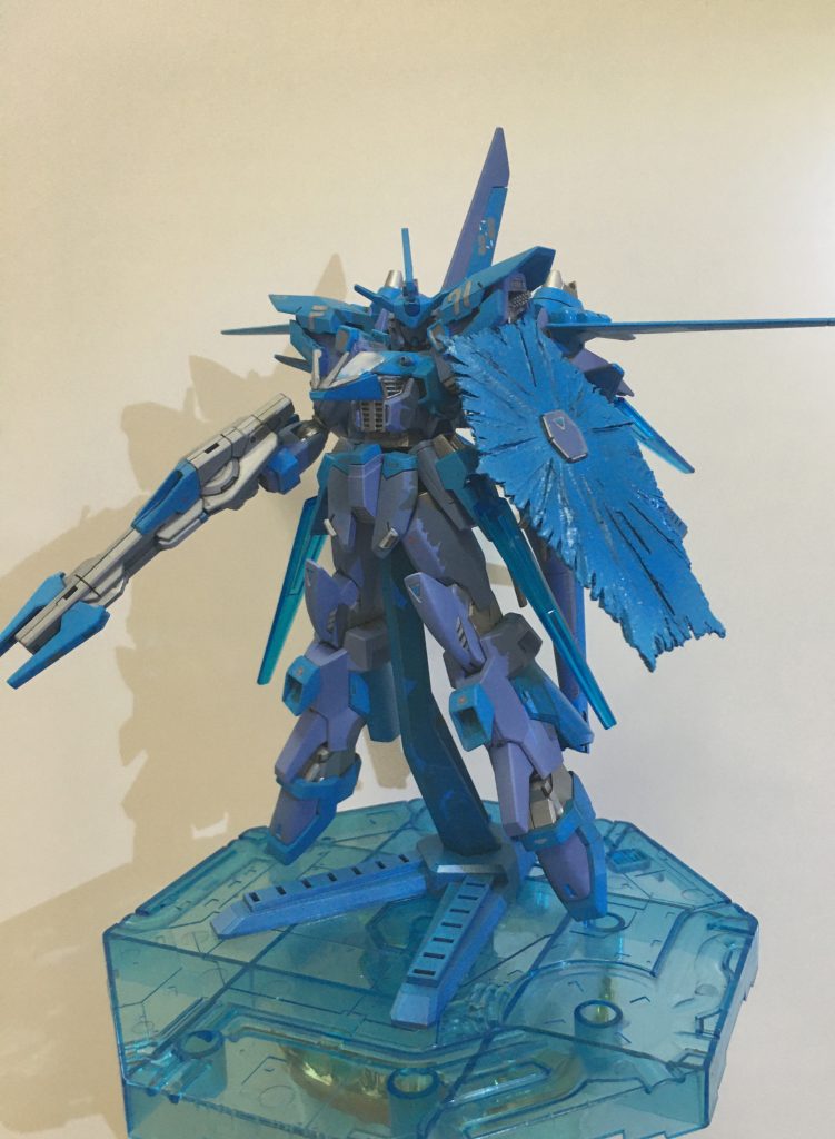 ＜蛇足という名のおまけ＞

F91をベースに改造してみました

使用したのは
F91ｘ2(2機目は盾と腕パーツのみ
AGEFXバースト
セイバーガンダム
ガンプラバトルアームアームズ（V.S.B.R接続部分
ビルドハンズ角型　S


シリウスのオリジナル装備

・S.H.V.R[シヴァ]Strike.Hi.Variable.Rifle
本機とほぼ同じ背丈の大型ライフル

AGEFXのダイダルバズーカを少し改造しただけ。具体的にいうとF91のバズーカの先端と持ち手の部分の移植。え？ライフルのサイズじゃない？分離すればライフルになるし！V.S.V.Rだってあんな形だけどライフルってついているからいいんだよ！響きって大事だよね？