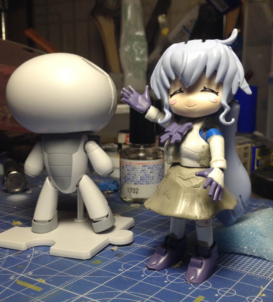 パテでスカートを作ってちょっと女の子ぽくなりました。