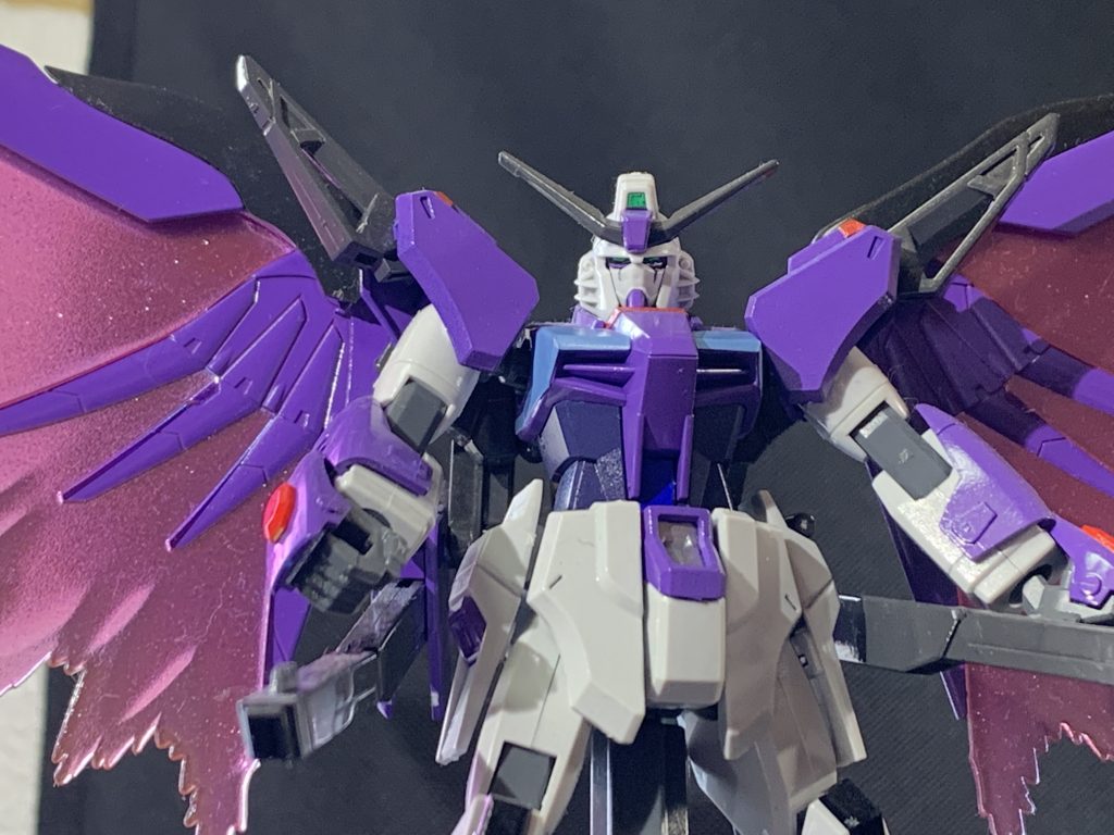 光の翼は本来のピンクの上にクリアブルーを吹いてムリヤリ紫っぽくしました。上手くいって良かった。