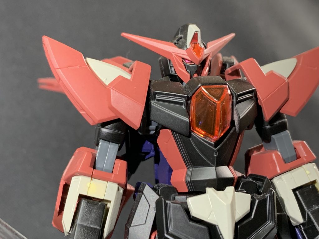 リボーンズそのものなので変形できるけどなぜか異常に塗膜が弱くて下手にいじれない・・・。