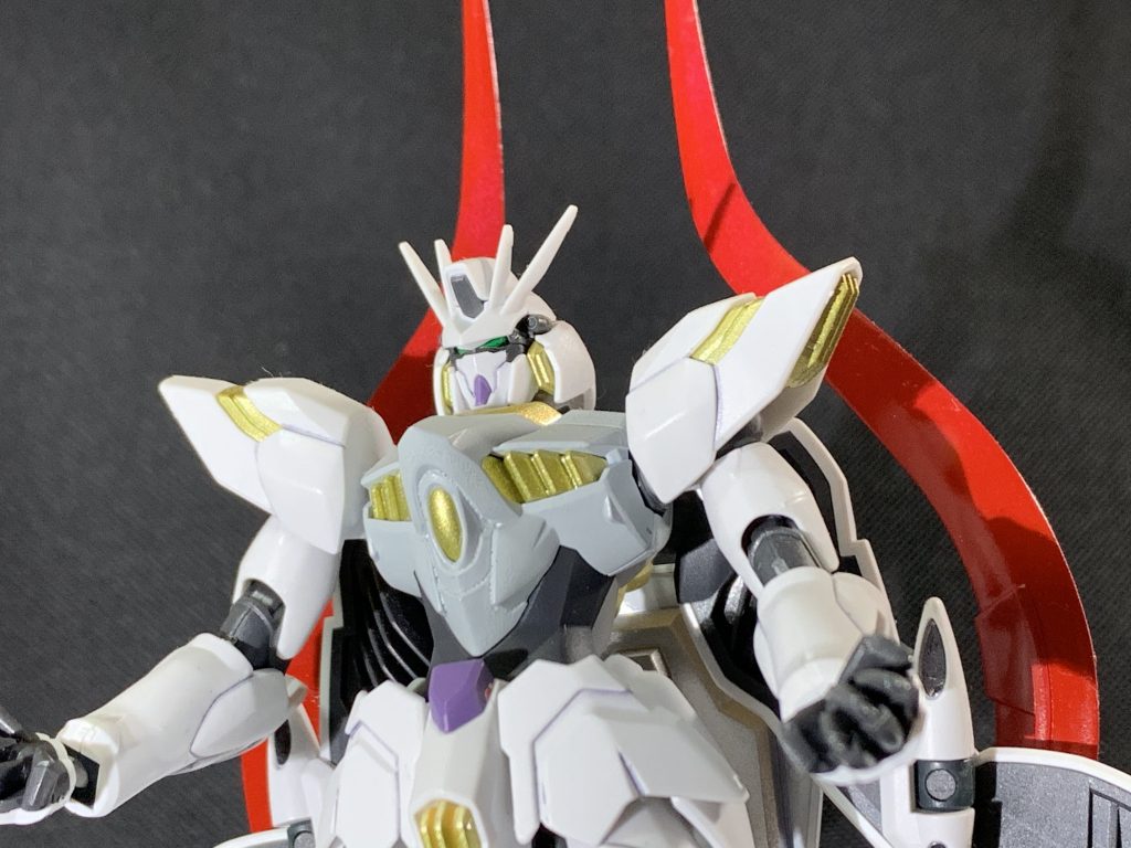 神々しさと禍々しさを併せ持ってるような。