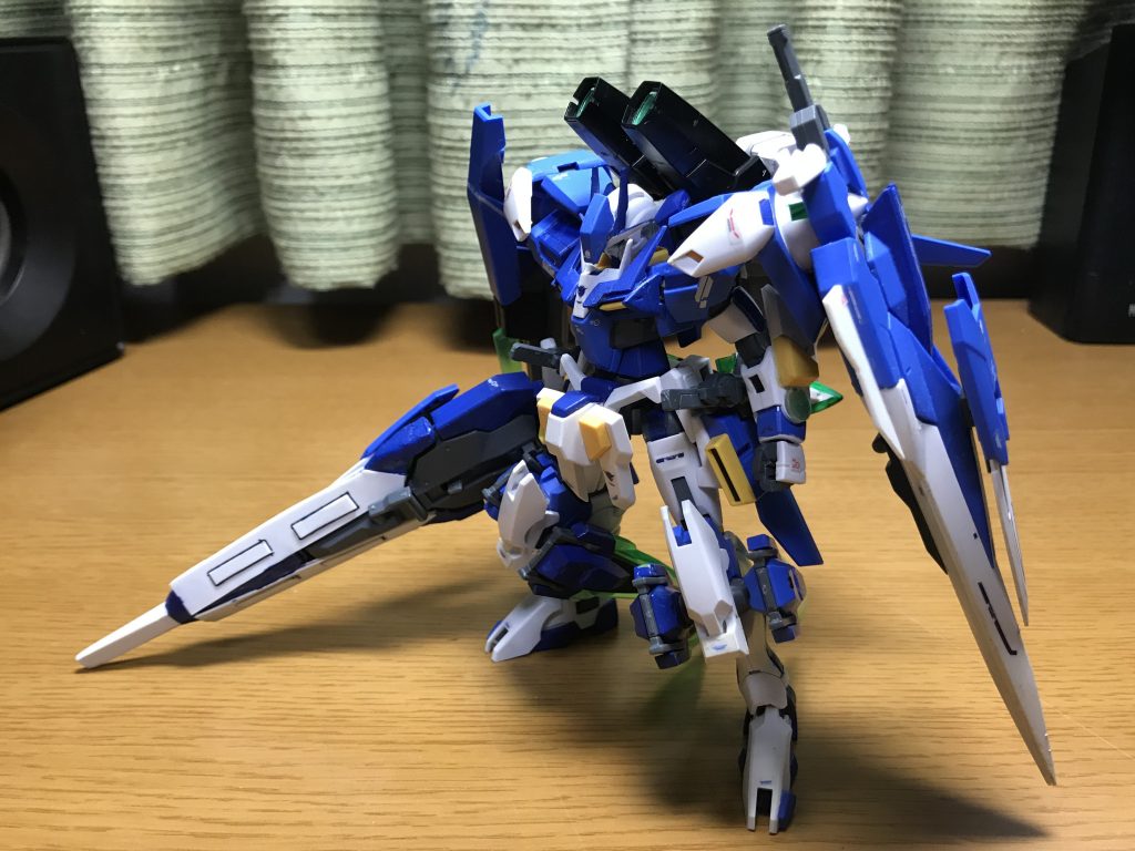 ３ｍｍ穴開けたりしているので、背部にGNキャノンを装備できたり、