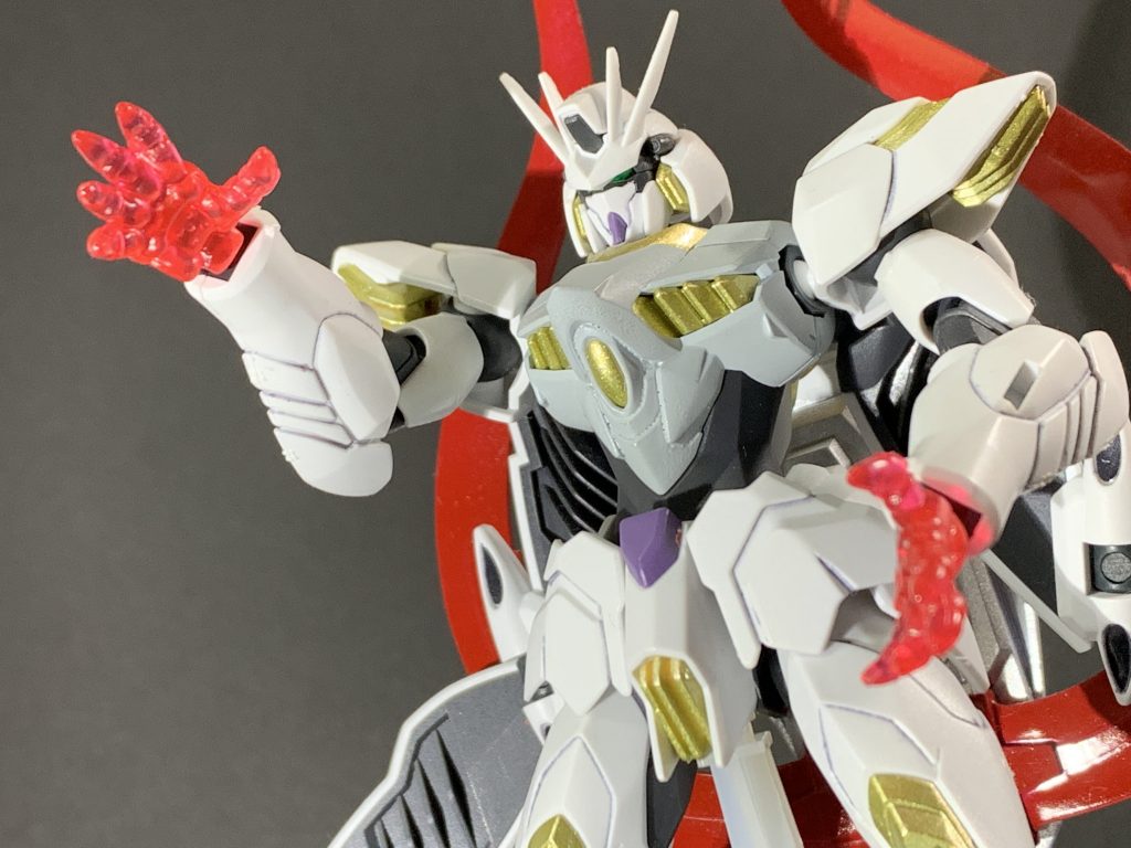 唯一の武装「カルマハンド」