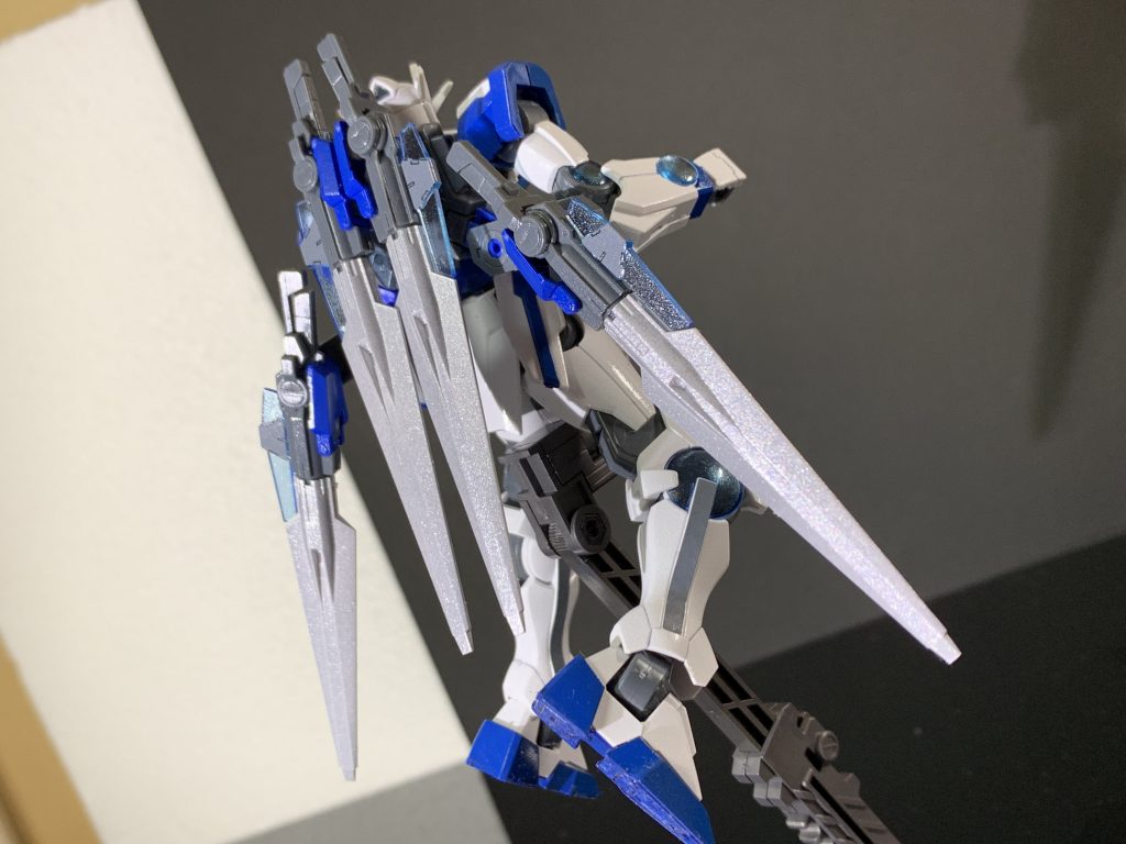 軽く可動するので飛行形態になれます。