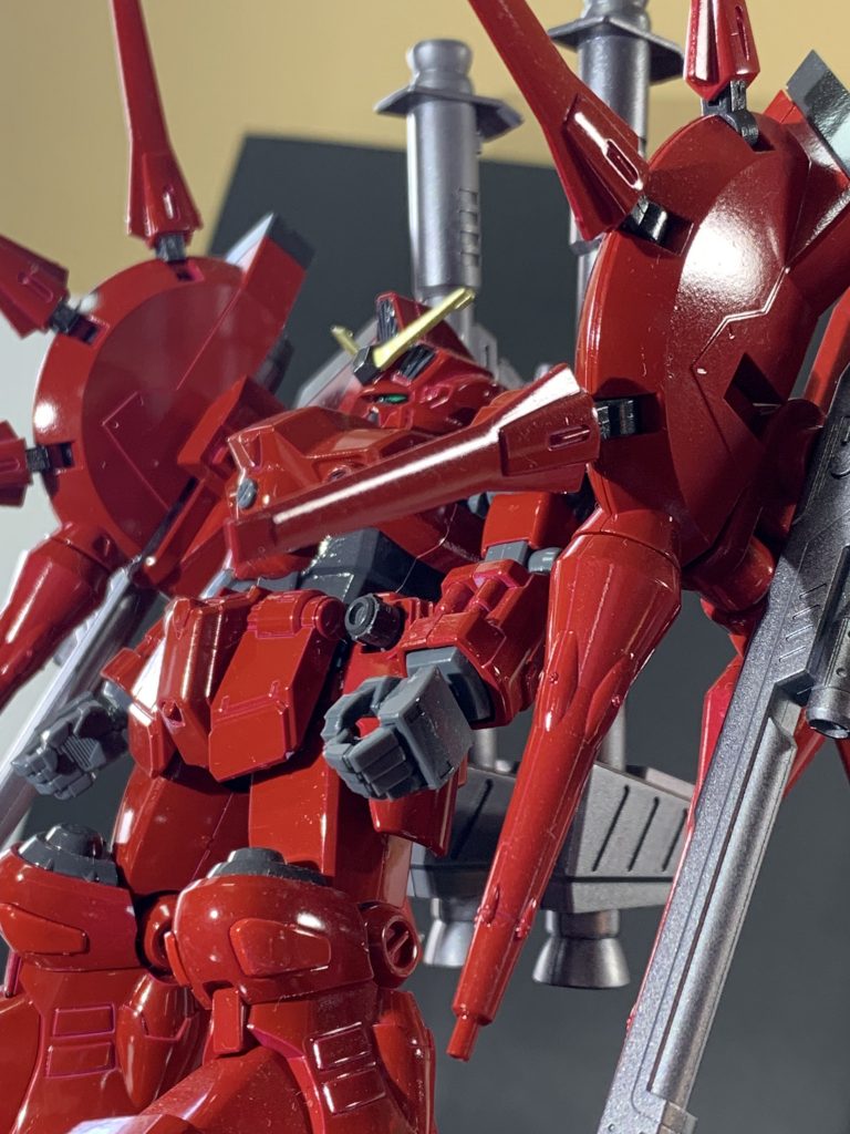 レジェンドガンダムのドラグーンを２基。
いかついGP02が更に凶悪な見た目に。