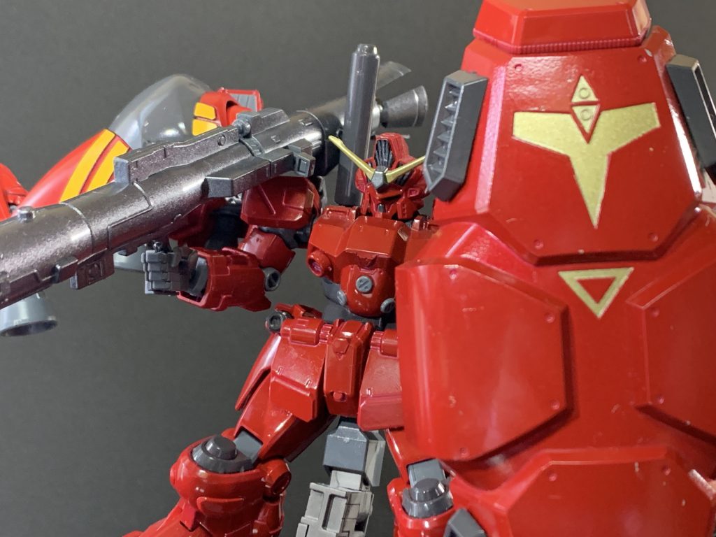 なんといってもGP０２の魅力はこのシールドですねぇ。