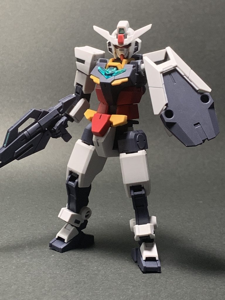 まずはコアガンダムで
小柄ですが可動範囲が広いので結構動きます