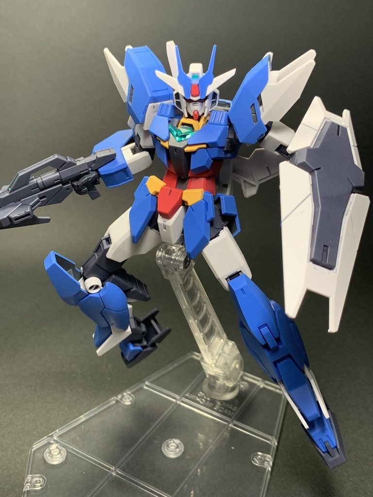 合体させてアースリィガンダムへ
プロポーションがガラッと変わりますね