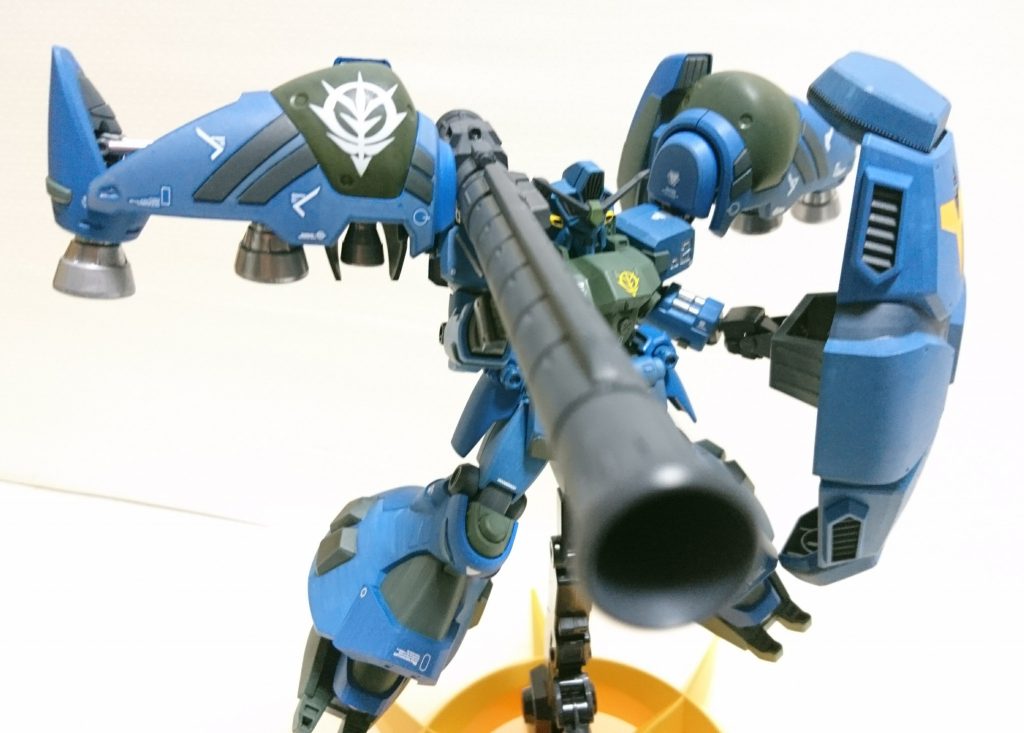 【ソロモンよ！私は帰って来たっ！！】
バズーカは合わせ目消し&ファントムグレーで塗装。