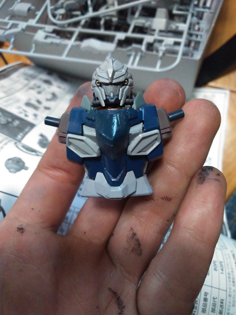 エングレービングを消すと、ここまで連邦機っぽくなるんですねぇ。ビックリですｗちなみに、フル・フロンタルが強奪した取り立てホヤホヤな状態を再現しましたｗ