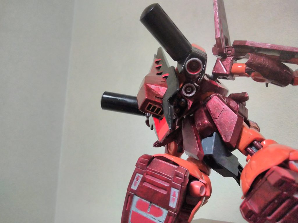 年代的にはちょうどいいシールドブースターもリアにマウントできます。
哨戒任務や機雷除去、長い宇宙飛行などにもおすすめな装備(?)です。
本来はシールドブースターを2基バックパックに接続してリックディアス風にしたかったのですが、多分パチモン感がすごいのでこんな形に。