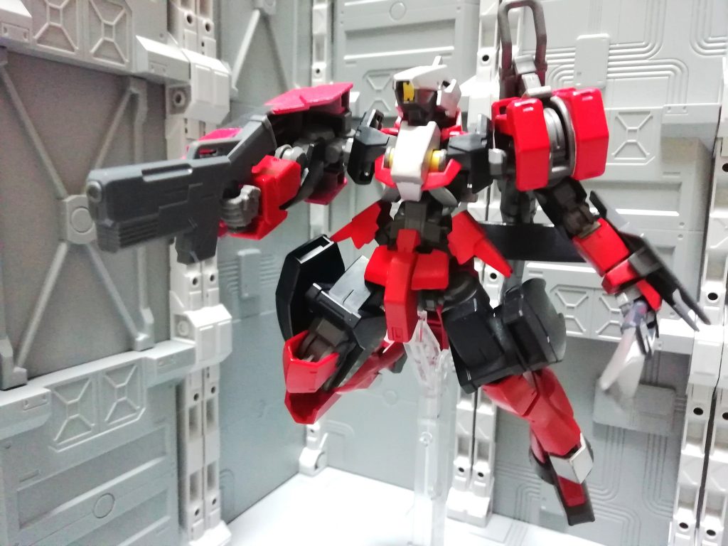 こちらもテイワズ製のハンドガン。牽制用