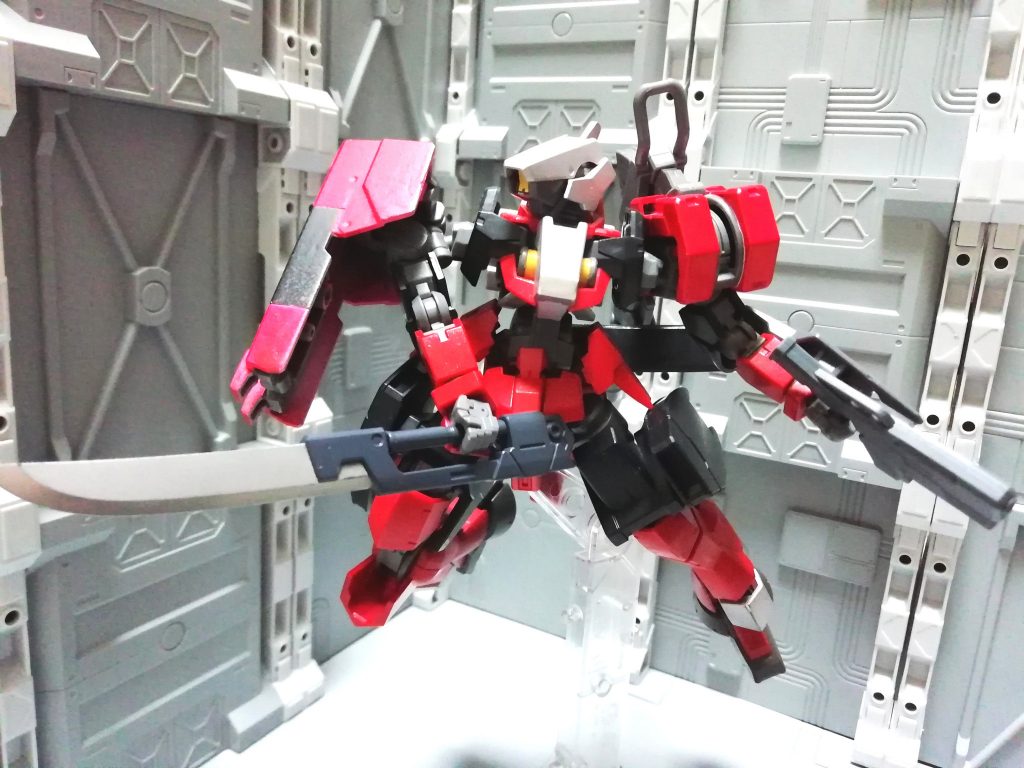 メインウェポンはテイワズ製の片刃式ブレード