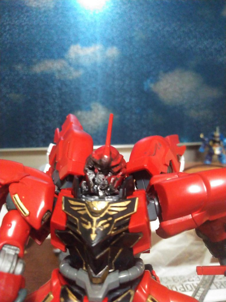 いやぁ、壮観壮観!
ちなみに赤のカメラアイは、シナンジュ・スタインのカメラアイ基部にシナンジュのランナーを切ったものを接着した上で塗装しております。スゲぇ手を加えました。ほんっと、手間がかかる子ですねぇ。