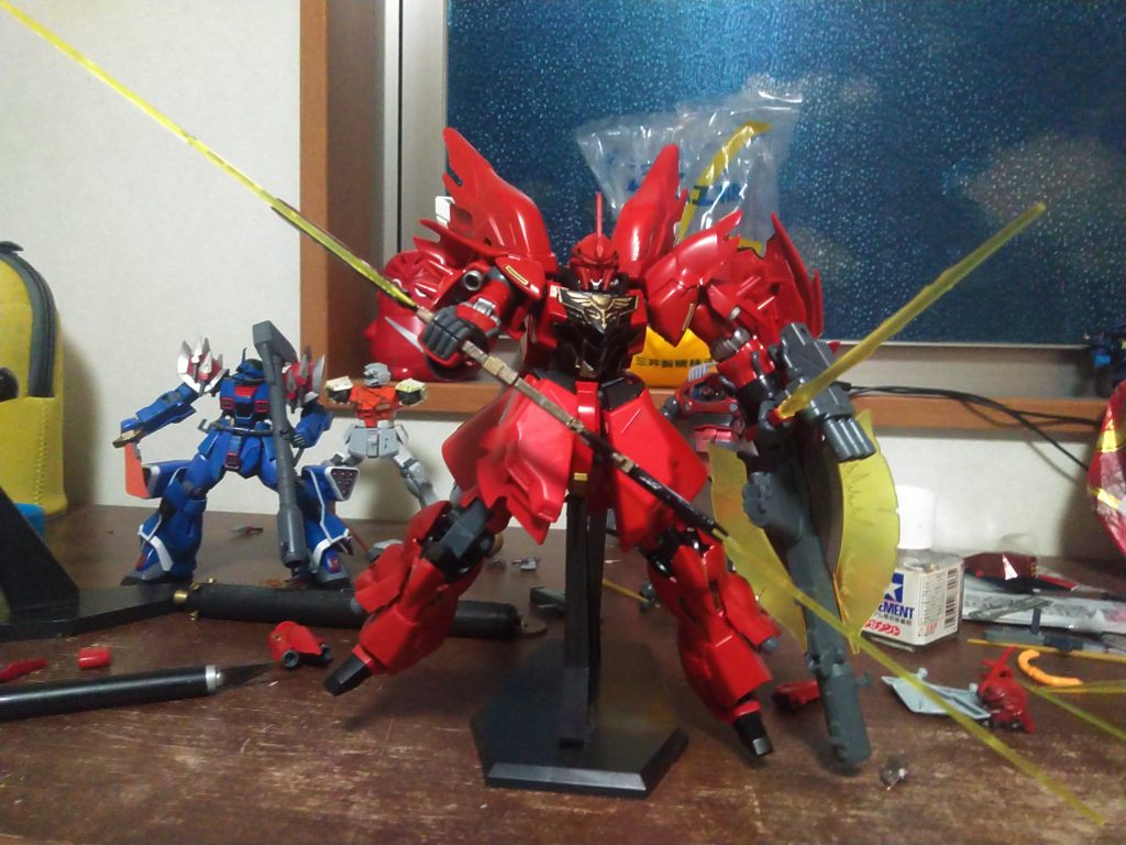 やはりシナンジュといえばビーム・ナギナタ。ビーム・アックス二丁連結というのがまた良しですね。