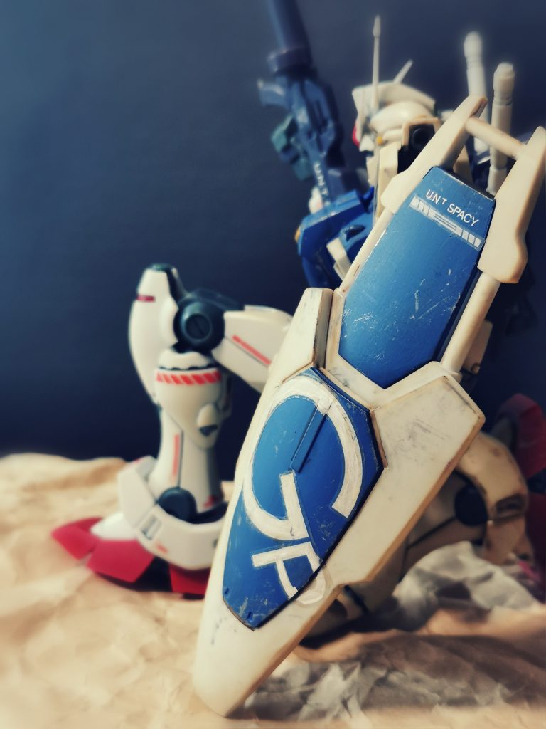 本気の盾
マーキングの筆塗りは魂が篭もります。