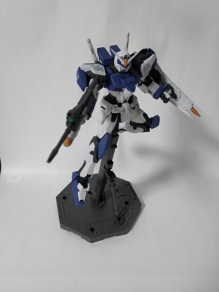 股間のみ改修。他は無改造。
個人的に初アクリジョンエアブラシ塗装。癖に苦戦したものの、慣れればやっぱ水性は楽で良い。