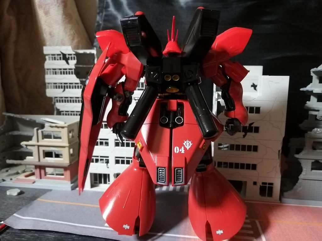 サザビー–3枚目/制作者：新人メカニック