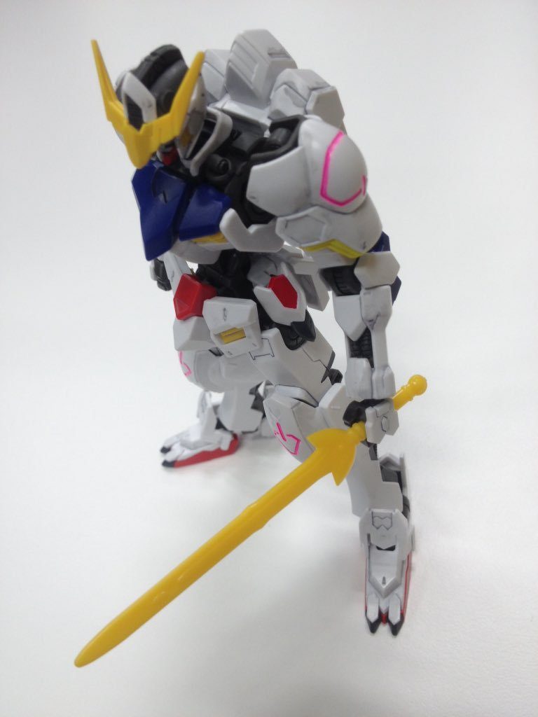 初めはこんなにキレイでした。※持っているのは、からあげくんのオマケのドラクエソードつまようじ(笑)