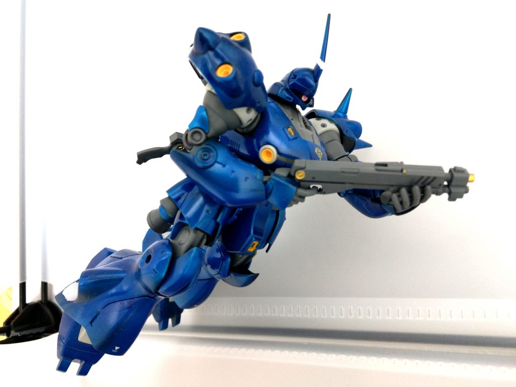 ケンプファーと言えばこの突撃ポーズ。
首が上を向く秀逸なキットですね。