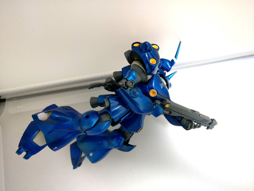 綺麗に箱に入れておいたのに何故か背中のバーニアが１個ないのです。
これ以上後ろを向けません。( ´_ゝ`)