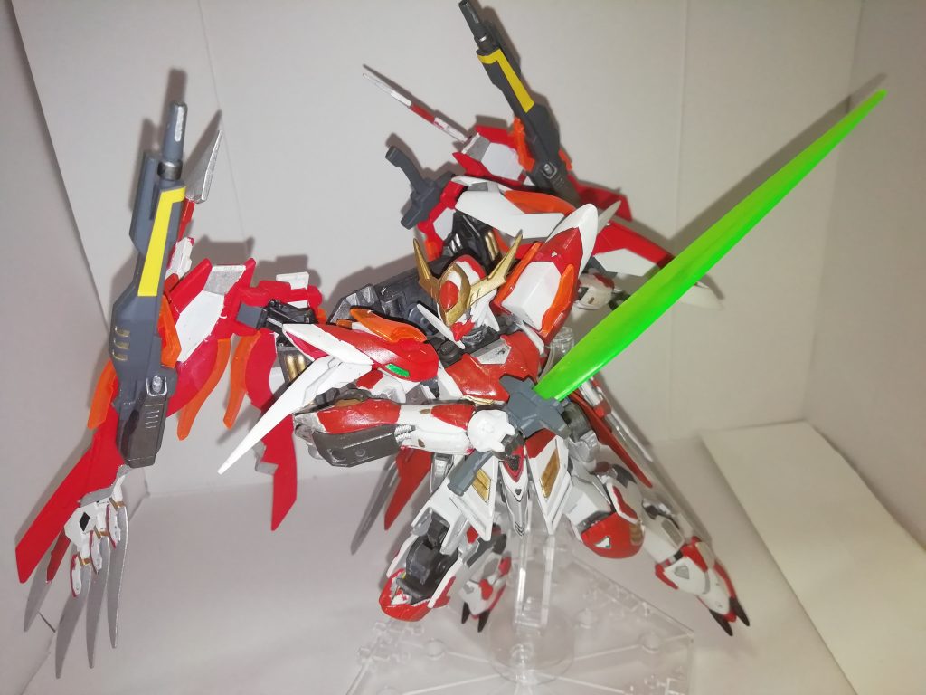 ビーム・ソードで斬り掛かる!
ビーム刃の部分はR・ギャギャさんから拝借しました。