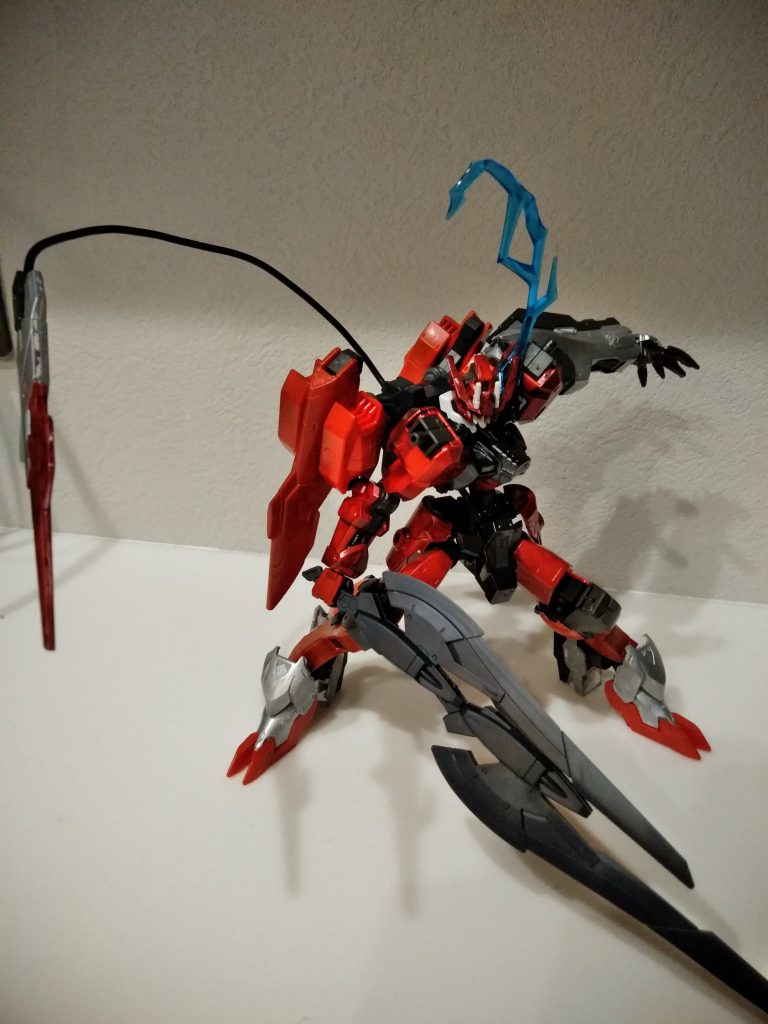 テイルブレード射出!