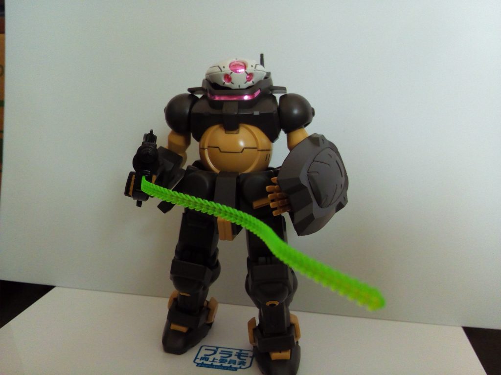 ビーム・ワイヤーのうねうね感が再現可能です。海賊部隊所属の量産型ＭＳです。