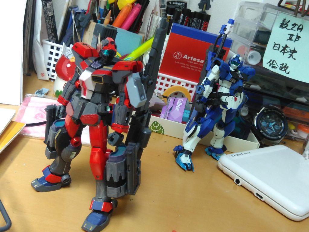 ご覧の通りローディとは対照的に赤とグレーで塗装しました。設定的にはローディの頁見ていただけるとありがたいのですがリンクの貼り方わかりません、すみません