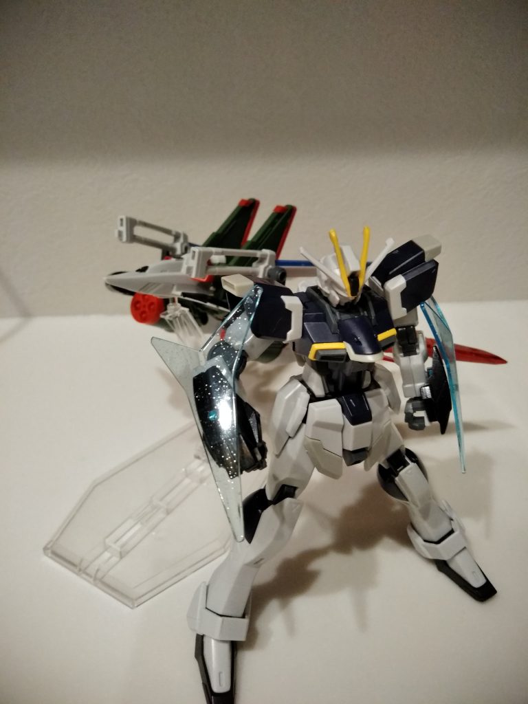 シルエットと分離!
HGCEデスティニーを使わず
ダブルオースカイの腕に変更!
ビームシールドであったり
ビームブレイドとして運用可能!