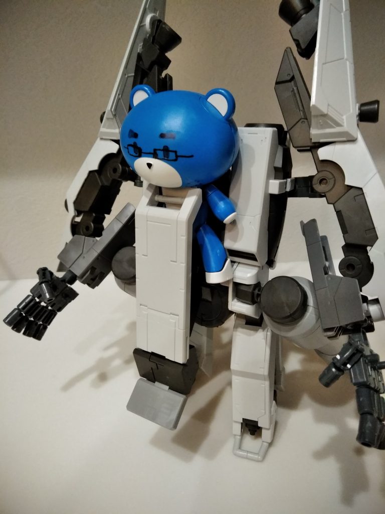 プチッガイははさみこんでいます
ひげも生えてます笑