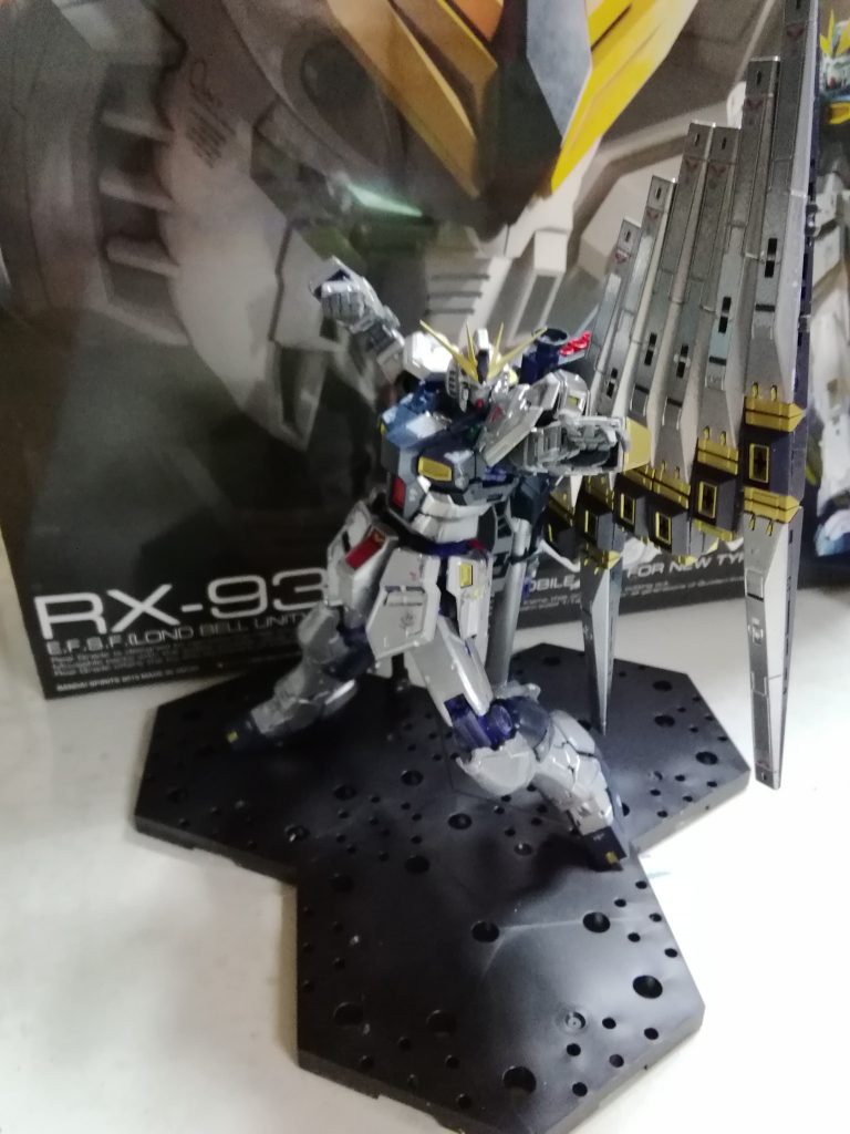 ニューガンダム–3枚目/制作者：アッキー