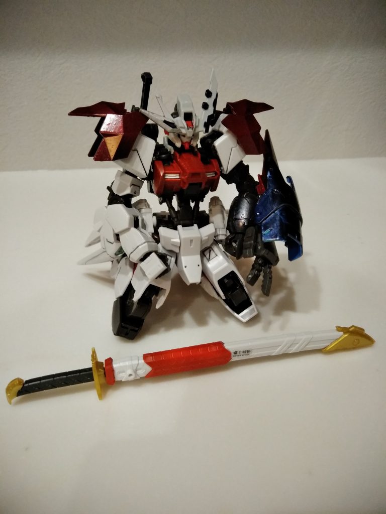 戦国アストレイを意識するとこのポーズを取りたくなります