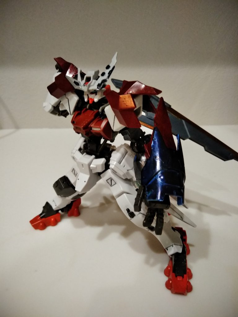 抜刀
炎属性イメージし刃は熱を帯びてます