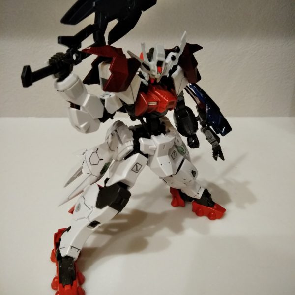 ガンダムアスタロト　鎧式／クリムゾンエッジ