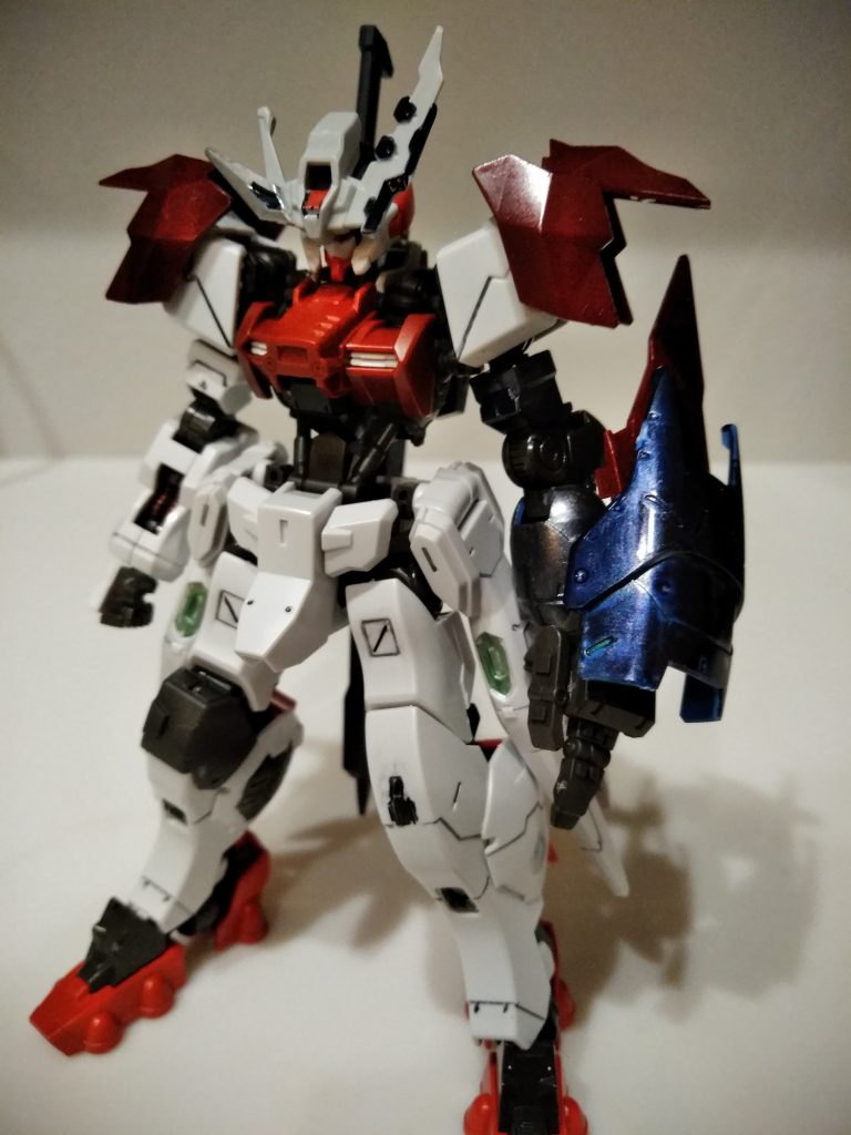 正面
以前投稿したレヴェナントのアンテナは
アスタロトにも使えます!
忍パルスの足首パーツは角が多く
肩鎧に見えました!