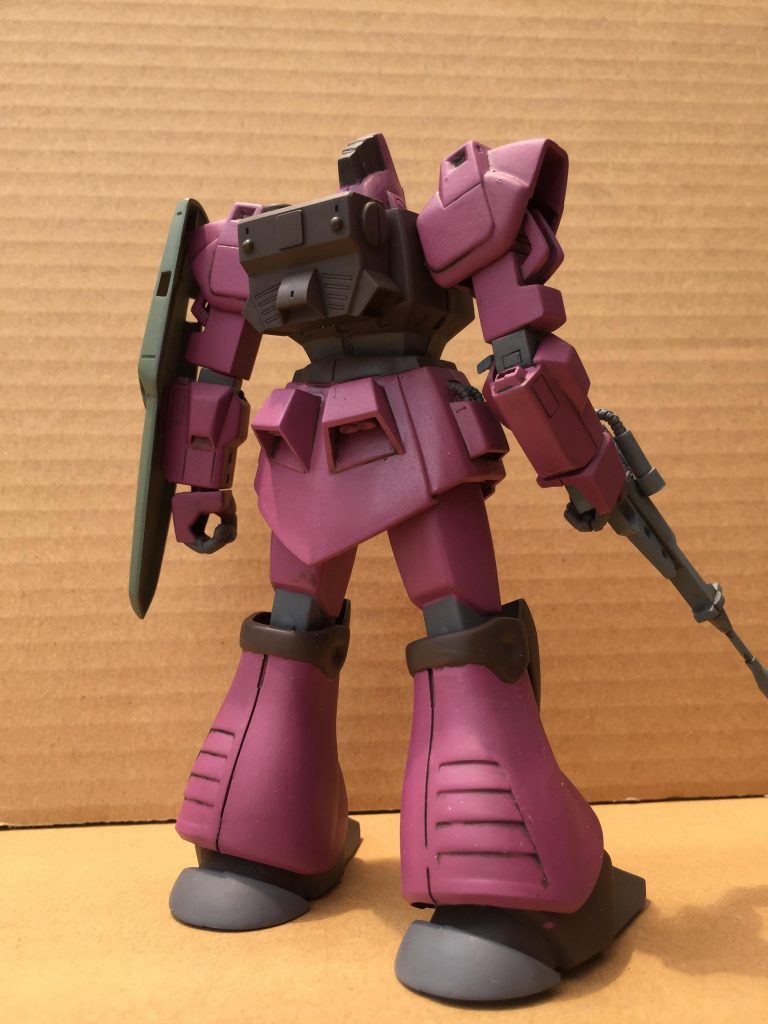 背面。きっちりメリハリのあるプロポーションです。