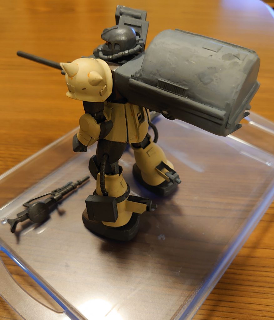 背中のユニットはヤ○ルトでできてます